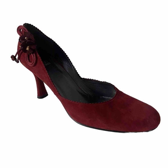 Stuart Weitzman Red Suede Pump Round Toe 3" Slim Heel Flower Applique 9 M - Picture 1 of 11